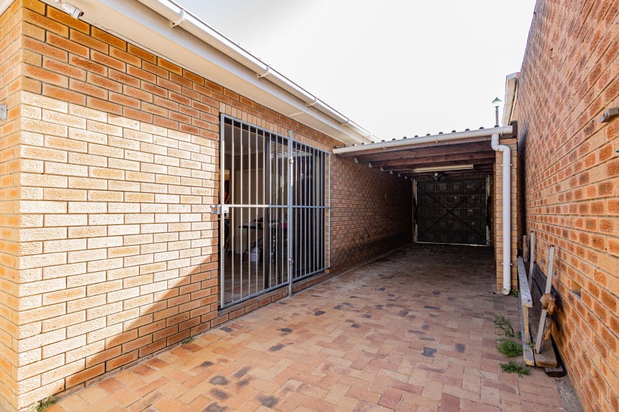 3 Bedroom Property for Sale in Brackenfell South Western Cape